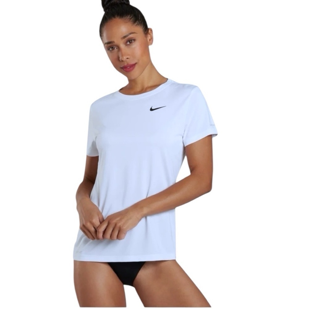 NIKE Signature White Tee Short Sleeve Size Large Athleisure 100% Polyester NWT